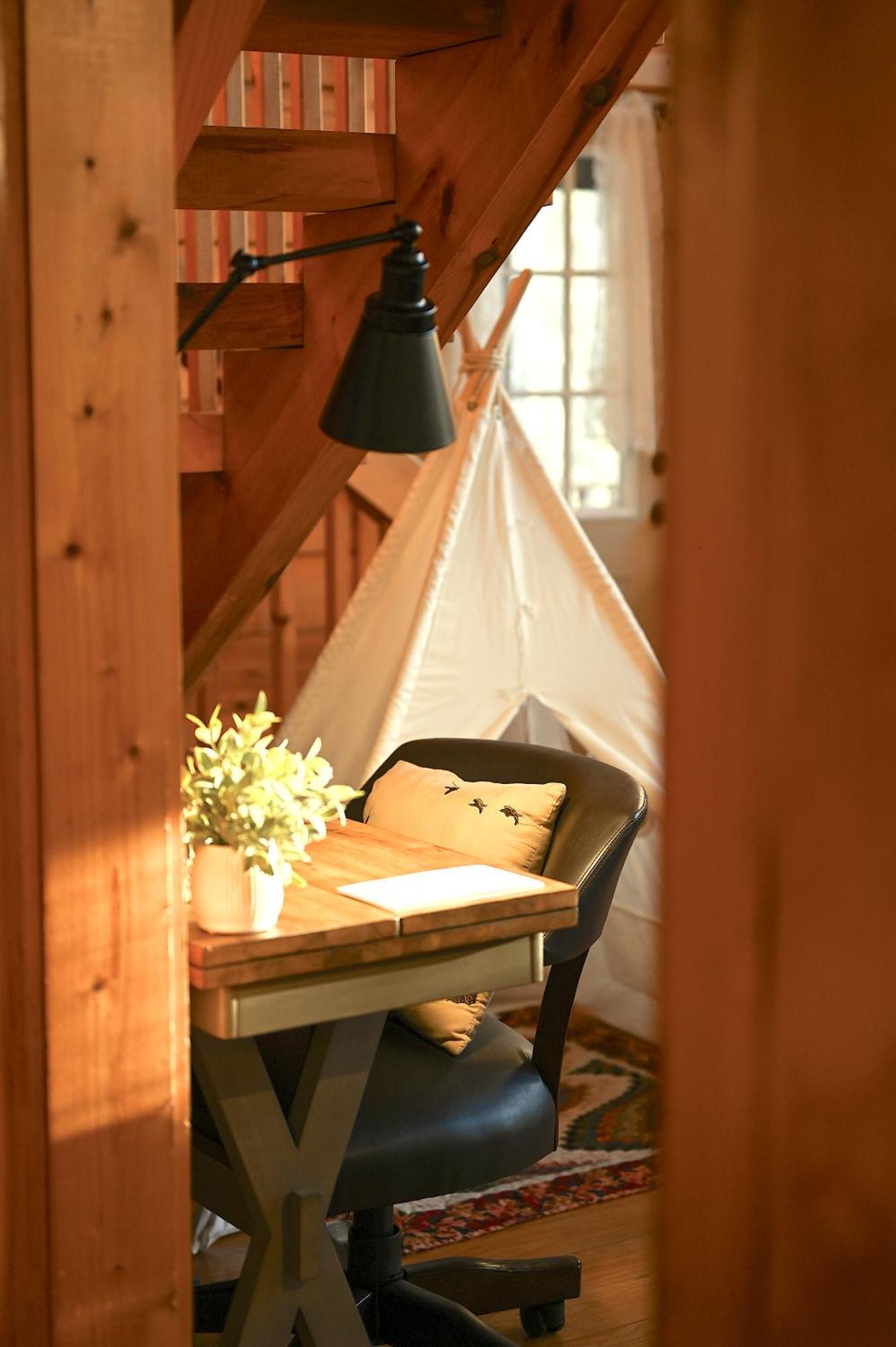 Peaceful Forest - Hot Tub, Relax & Explore *