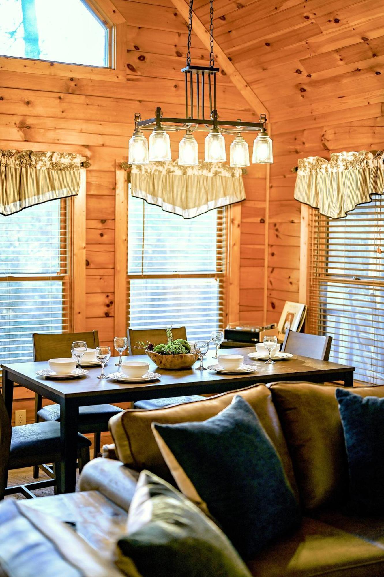 Peaceful Forest - Hot Tub, Relax & Explore Sevierville