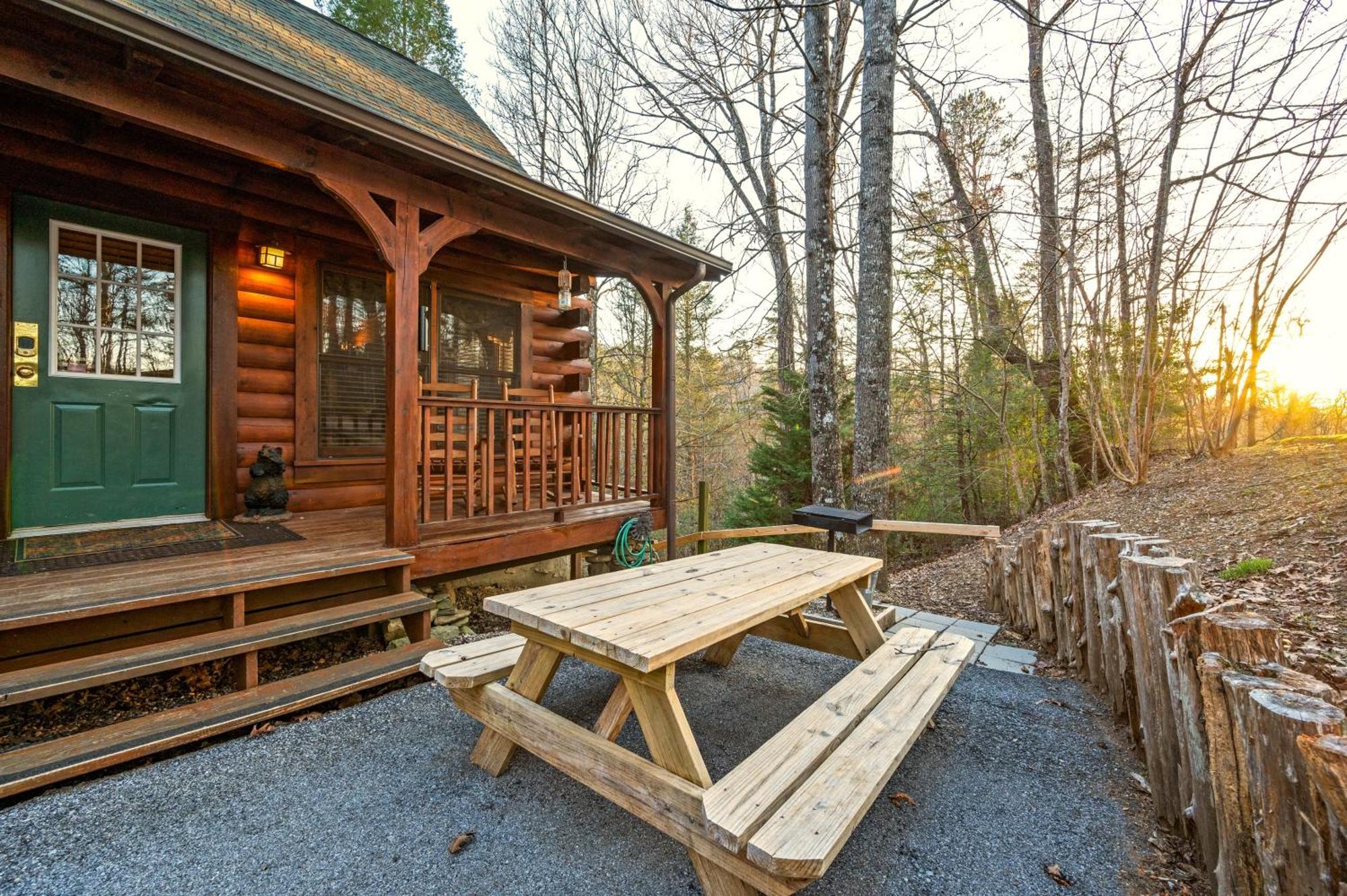 Peaceful Forest - Hot Tub, Relax & Explore Ferienhaus Sevierville
