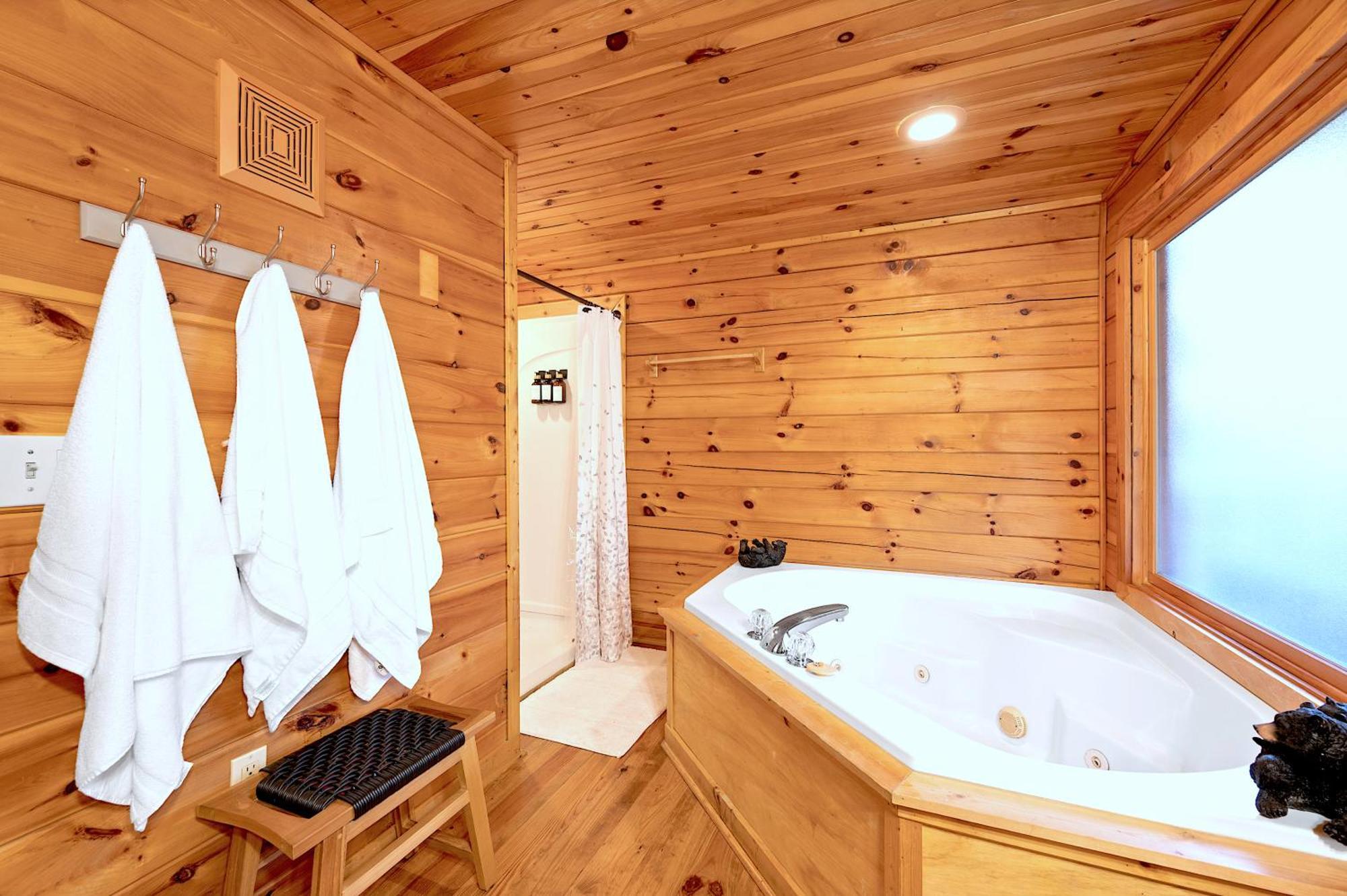 Peaceful Forest - Hot Tub, Relax & Explore