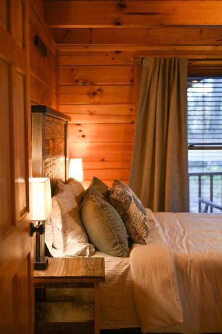 Peaceful Forest - Hot Tub, Relax & Explore