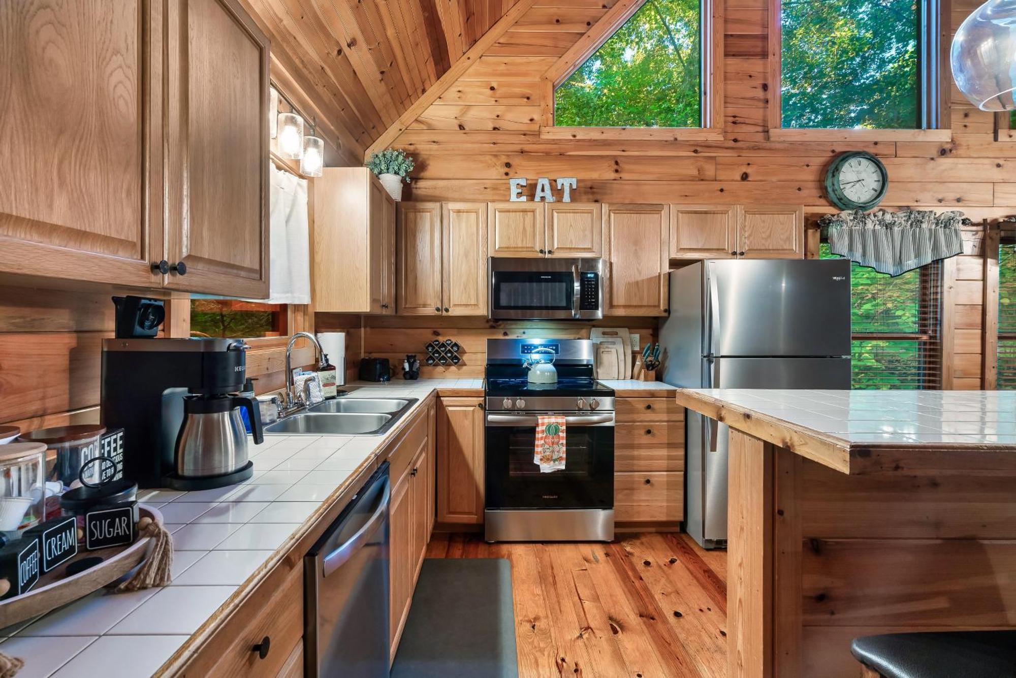 Peaceful Forest - Hot Tub, Relax & Explore Ferienhaus *