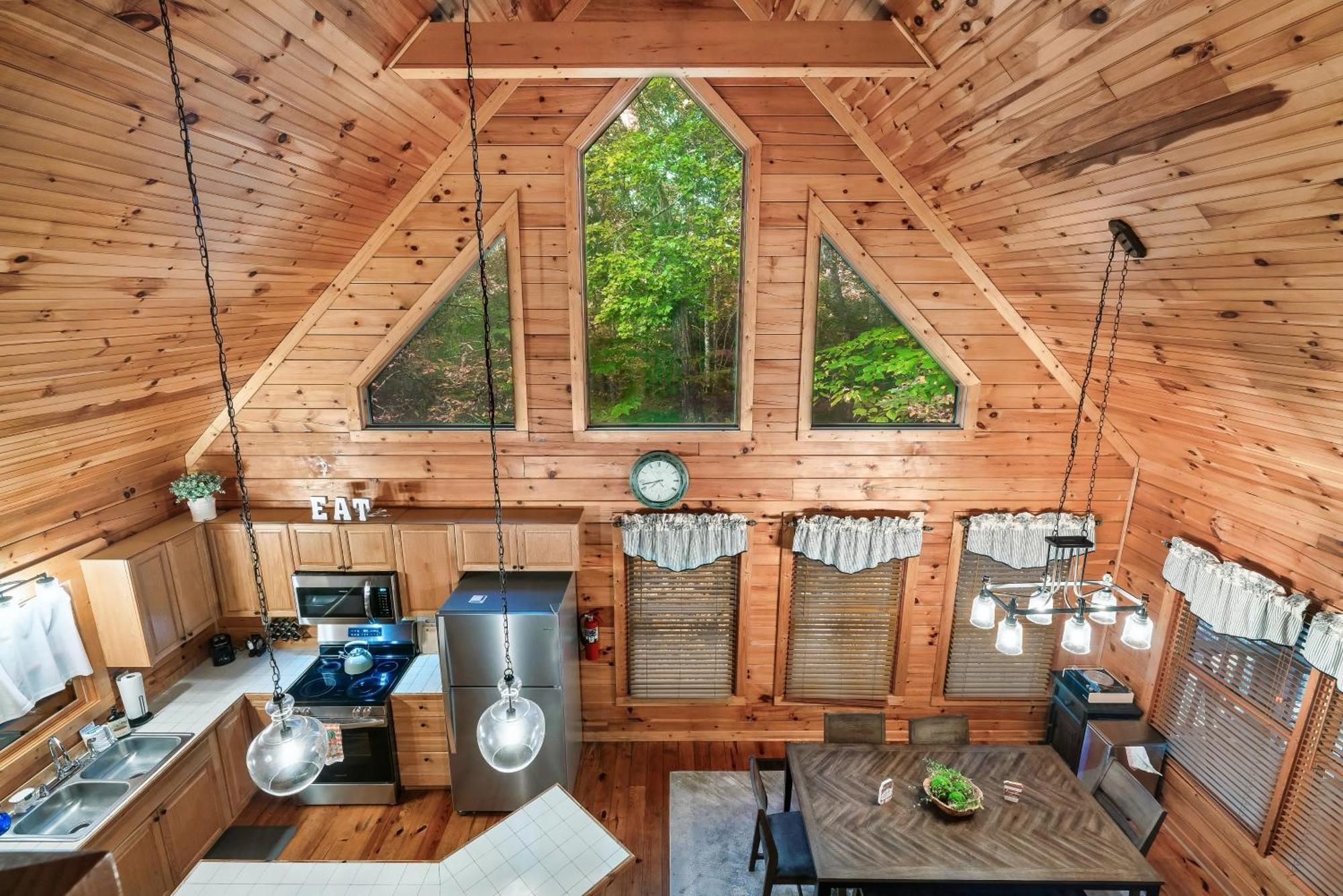 Peaceful Forest - Hot Tub, Relax & Explore * Sevierville